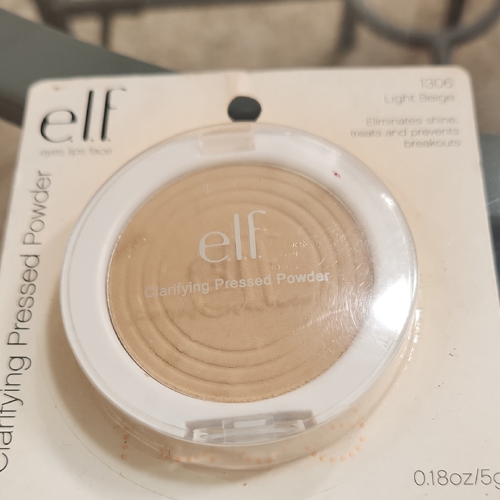 ELF Clarifying Pressed Powder - Light Beige